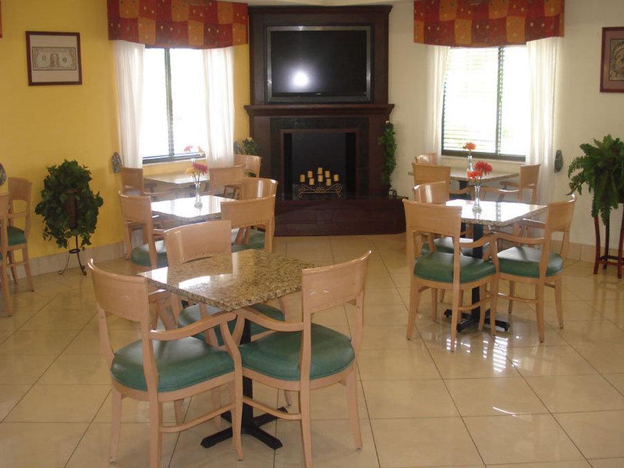 La Quinta By Wyndham Elizabethtown Hotel Exterior foto